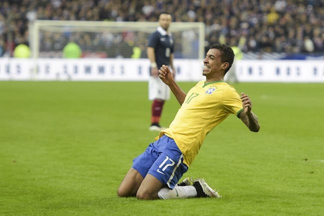 joie des joueurs bresiliens apres le but de Luiz Gustavo (Bresil)