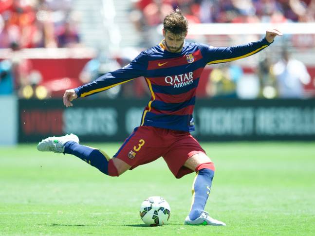 July 25, 2015: Barcelona defender Gerard Pique (3) crosses the ball during the International Champions Cup match between Manchester United and FC Barcelona at Levi's Stadium in Santa Clara, CA.