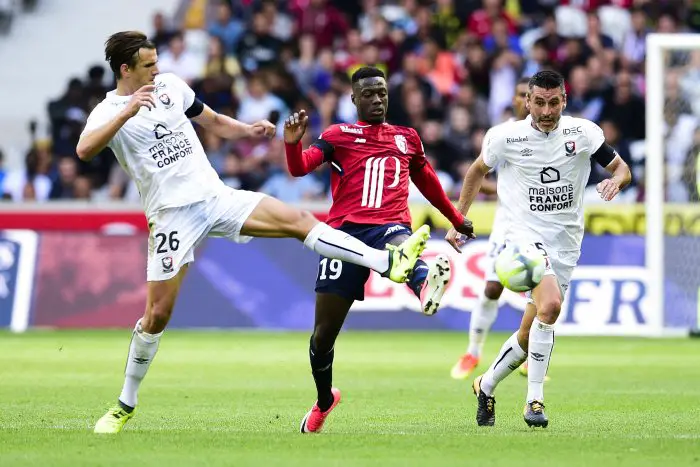 Nicolas Pepe (Losc) vs SANTINI Ivan (Caen)