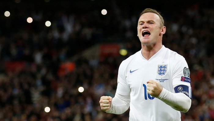 Football - England v Switzerland - UEFA Euro 2016 Qualifying Group E - Wembley Stadium, London, England - 8/9/15   Wayne Rooney celebrates after scoring the second goal for England from the penalty spot and becoming England's all time leading goalscorer