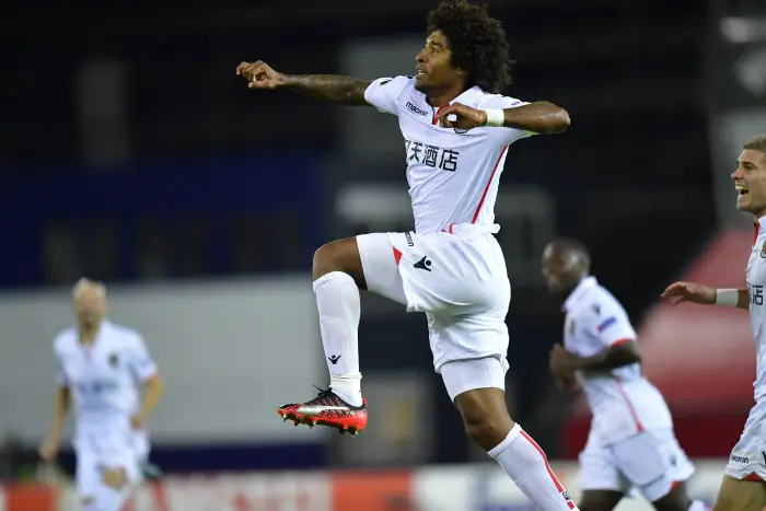 WAREGEM, BELGIUM - SEPTEMBER 14 : Dante defender of OGC Nice celebrates scoring a goal during the UEFA Europa League, Group K stage match between SV Zulte Waregem and OGC Nice at the Regenboog stadium on September 14, 2017 in Waregem, Belgium, 14/09/2017