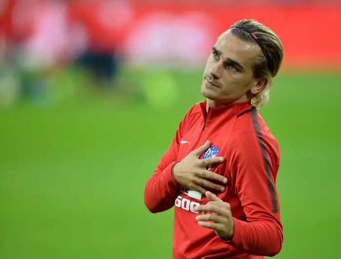 Atletico Madrid¹s Antoine Griezmann warms up before the game