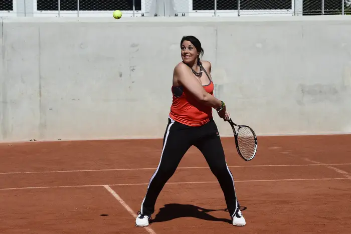 Lindsey Vonn jouant au tennis avec Marion Bartoli