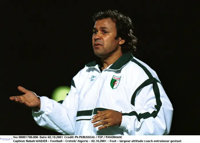 Rabah MADJER - Football - Creteil/ Algerie - 02.10.2001 - Foot - largeur attitude coach entraineur gestuel