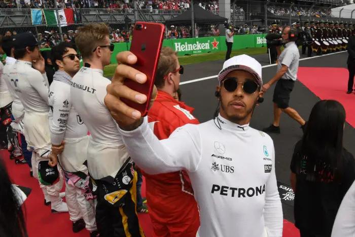 Lewis Hamilton (GBR) Mercedes AMG F1 selfie on the grid at Formula One World Championship, Rd18, Mexican Grand Prix, Race, Circuit Hermanos Rodriguez, Mexico City, Mexico, Sunday 29 October 2017.