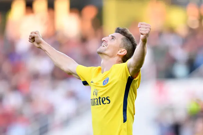 12 THOMAS MEUNIER (psg) - JOIE