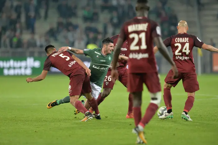 Remy Cabella (saint etienne) vs Geronimo Poblete et Renaud Cohade (metz)