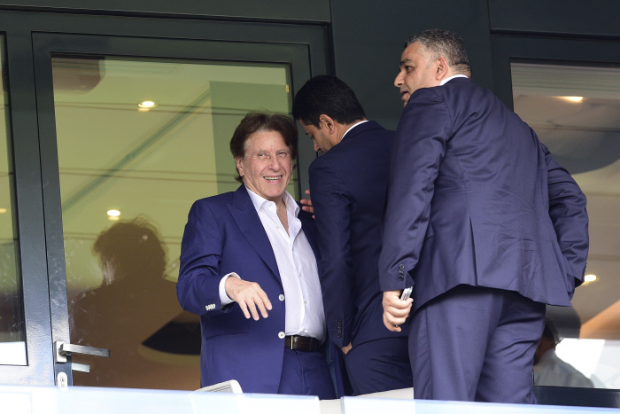 Pini Zahavi - agent de Neymar Jr (PSG)
Nasser Al Khelaifi - president du PSG