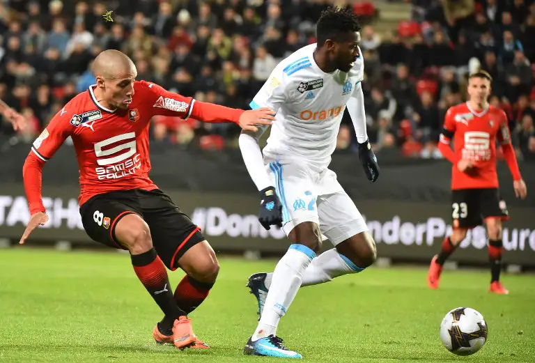 Rennes' French midfielder Wahbi Khazri (L) vies with Olympique de Marseille's French midfielder Andre-Frank Zambo Anguissa during the French League Cup round of 16 football match between Rennes (Stade Rennais FC) and Marseille (OM), on December 13, 2017, at the Roazhon Park in Rennes, western France. / AFP PHOTO / JEAN-FRANCOIS MONIER