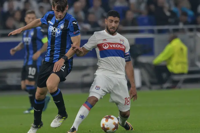 Nabil Fekir (lyon) vs Marten De Roon (atalanta)