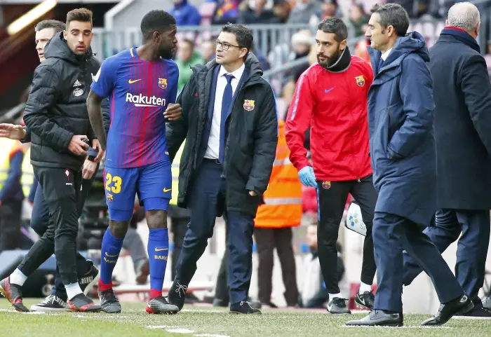 Samuel Umtiti is injured during the match between FC Barcelona v Real Club Celta de Vigo, corresponding to the La Liga match, on December 02, 2017. Photo: Joan Valls/Urbanandsport/Gtresonline