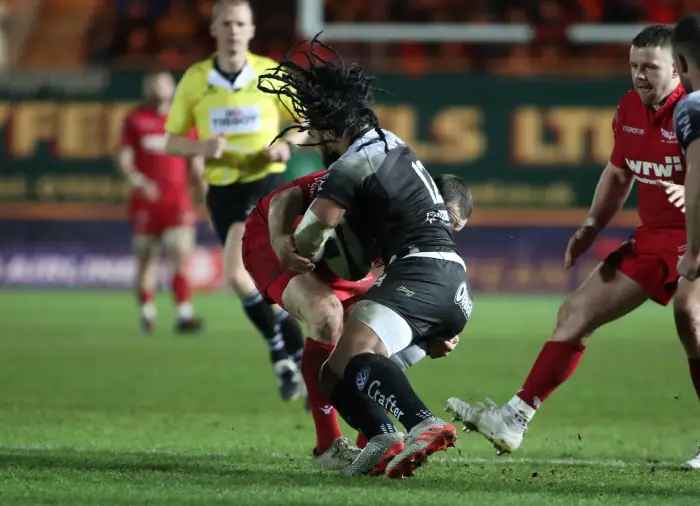 20th January 2018, Parc y Scarlets, Llanelli, Wales; European Rugby Champions Cup, Scarlets versus Toulonnaise; Ma'a Nonu of Toulon is tackled by Ken Owens of Scarlets