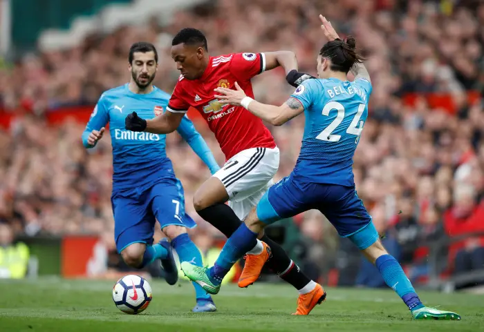 Soccer Football - Premier League - Manchester United v Arsenal - Old Trafford, Manchester, Britain - April 29, 2018   Manchester United's Anthony Martial in action with Arsenal's Hector Bellerin and Henrikh Mkhitaryan