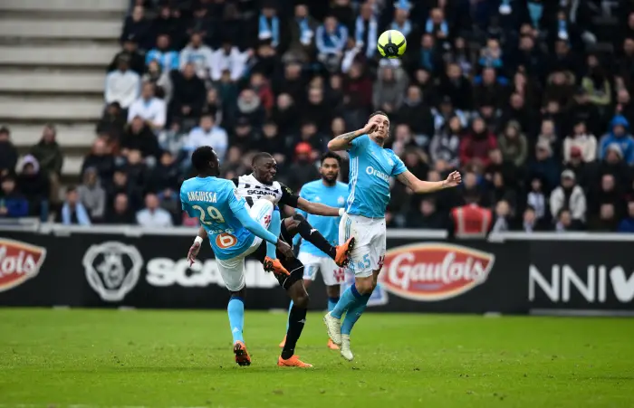 Lucas Ocampos ( Olympique Marseille ) - Andre Franck Zambo Anguissa ( Olympique Marseille )