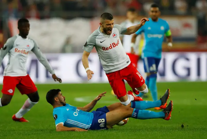 Marseille's Morgan Sanson in action with RB Salzburg's Valon Berisha