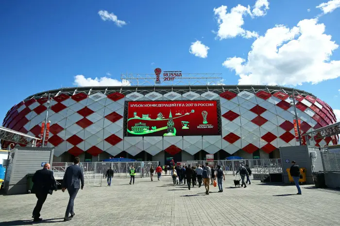 Spartak Stadium - Otkrytie Arena 
RUSSIA VS PORTUGAL - Fans arrive at the stadium for Russia-Portugal match valid for the second round of the 2017 Confederations Cup on Wednesday (21), held at the in Moscow, Russia. 

Stade mondial 2018 en russie