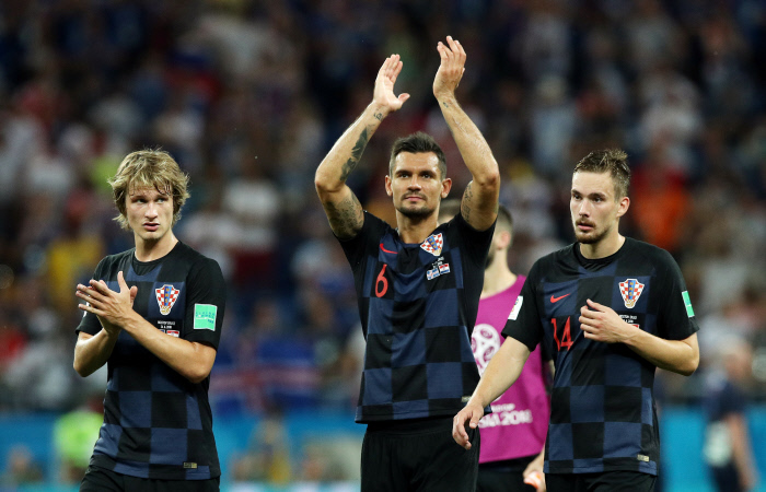 Soccer Football - World Cup - Group D - Iceland vs Croatia - Rostov Arena, Rostov-on-Don, Russia - June 26, 2018   Croatia's Tin Jedvaj, Dejan Lovren and Filip Bradaric applaud fans after the match