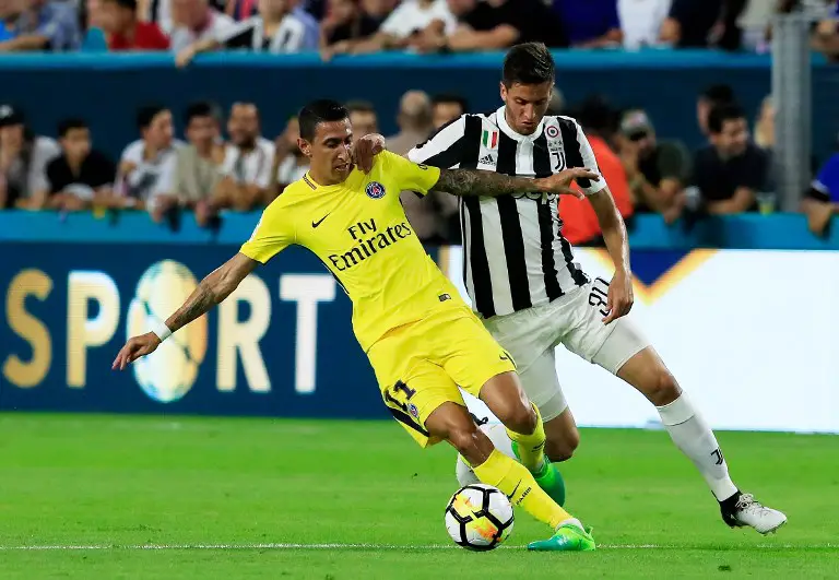 MIAMI GARDENS, FL - JULY 26: Angel Di Maria #11 of Paris Saint-Germain controls the ball against Rodrigo Bentacur #30 of Juventus in the first half during their International Champions Cup 2017 match at Hard Rock Stadium on July 26, 2017 in Miami Gardens, Florida.   Cliff Hawkins/Getty Images/AFP