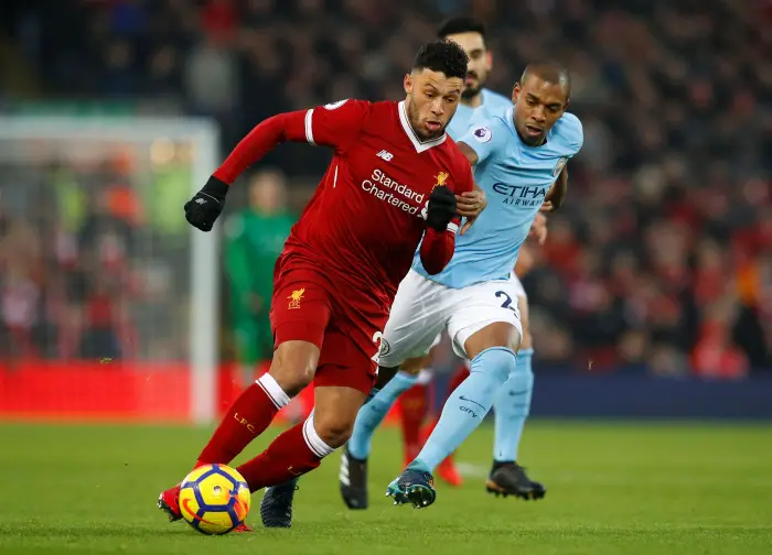 Soccer Football - Premier League - Liverpool vs Manchester City - Anfield, Liverpool, Britain - January 14, 2018   Liverpool¹s Alex Oxlade-Chamberlain in action with Manchester City's Fernandinho