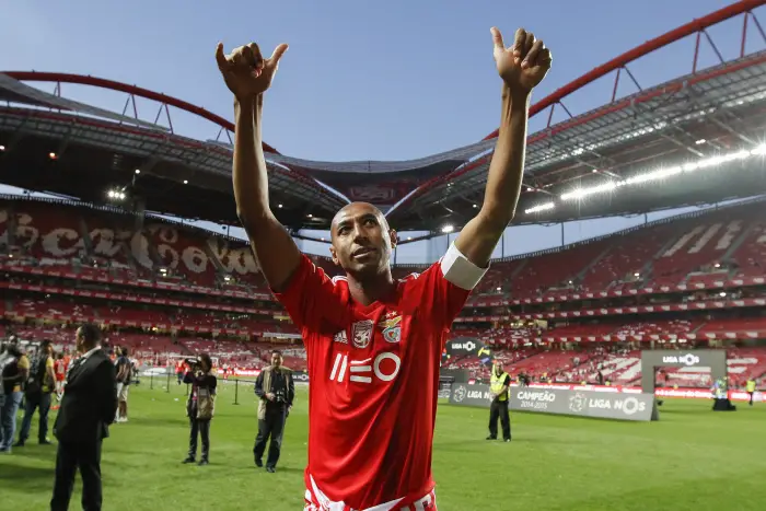 Joie du Benfica Lisbonne Champion du Portugal de la saison 2014 2015 
Luisao
