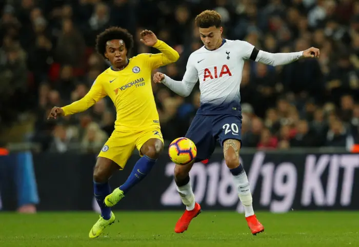 Soccer Football - Premier League - Tottenham Hotspur v Chelsea - Wembley Stadium, London, Britain - November 24, 2018  Chelsea's Willian in action with Tottenham's Dele Alli   .