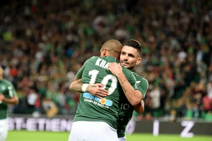 Joie de Wahbi Khazri (saint etienne) et Remy Cabella