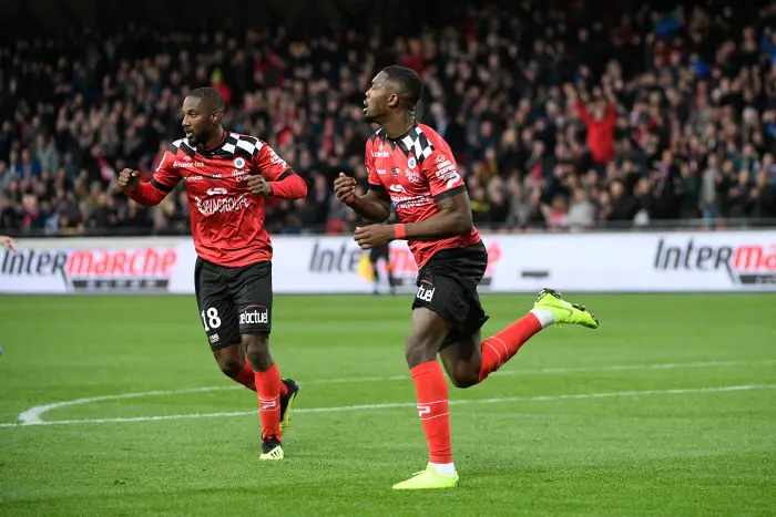 18 GUESSOUMA FOFANA (EAG) - 11 Marcus THURAM (eag) - JOIE