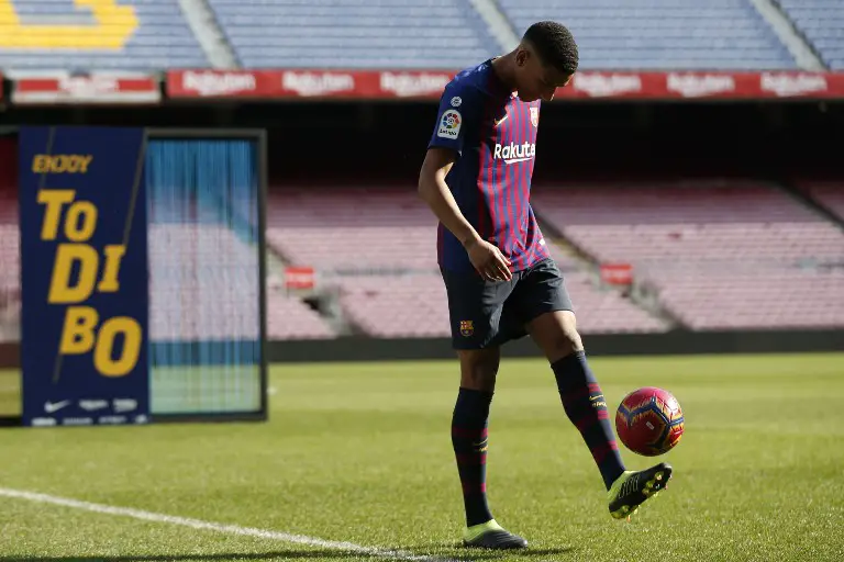 Barcelona´s new player French defender Jean-Clair Todibo plays with a ball during his presentation at the Camp Nou stadium in Barcelona on February 1, 2019. (Photo by Pau Barrena / AFP)
