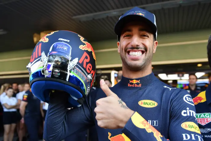Daniel Ricciardo, Red Bull Racing and helmet at Formula One World Championship, Rd21, Abu Dhabi Grand Prix, Preparations, Yas Marina Circuit, Abu Dhabi, UAE, Thursday 22 November 2018.