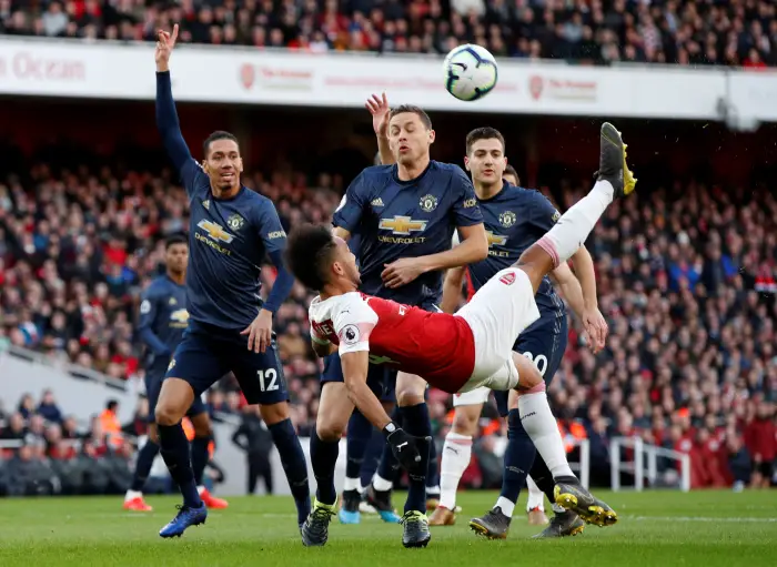 Soccer Football - Premier League - Arsenal v Manchester United - Emirates Stadium, London, Britain - March 10, 2019  Arsenal's Pierre-Emerick Aubameyang in action with Manchester United's Nemanja Matic