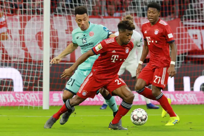 Kingsley Coman (am Ball), David Alaba (FC Bayern)