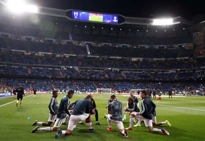 Soccer Football - Champions League - Round of 16 Second Leg - Real Madrid v Ajax Amsterdam - Santiago Bernabeu, Madrid, Spain - March 5, 2019  General view of the Real Madrid players during the warm up before the match