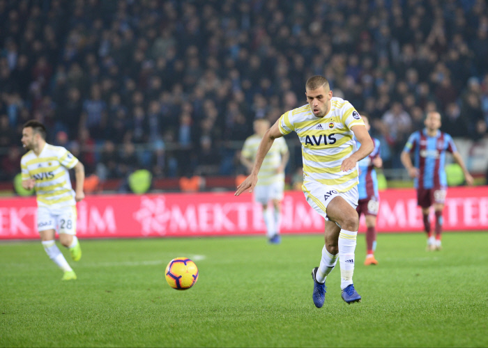 Islam Slimani of Fenerbahce during the Turkish Super League match between Trabzonspor and Fenerbahce in Trabzon , Turkey on November 25 , 2018.
Final Score : Trabzonspor 2 - Fenerbahce 1