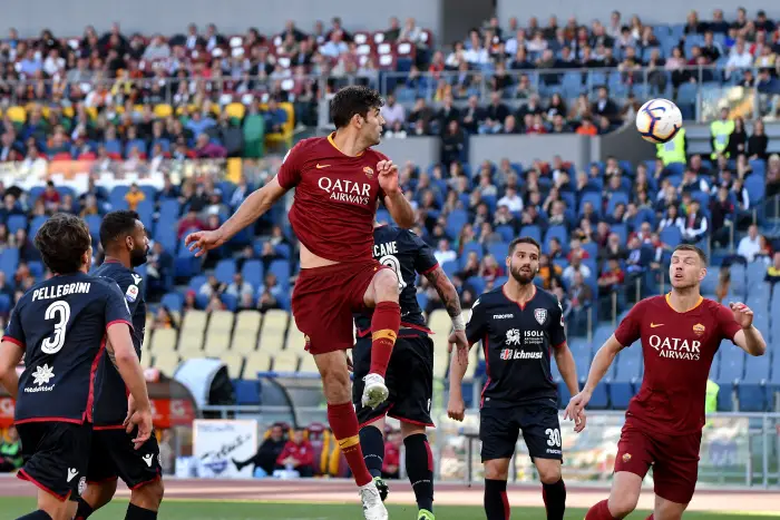 Federico Fazio of AS Roma scores goal of 1-0