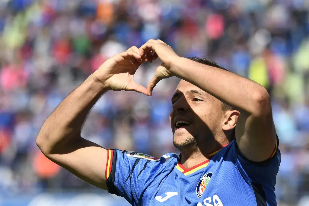 Getafe's Serbian midfielder Nemanja Maksimovic celebrates after scoring during the Spanish League football match between Getafe and Villarreal at the Coliseum Alfonso Perez stadium in Getafe on May 18, 2019. (Photo by PIERRE-PHILIPPE MARCOU / AFP)