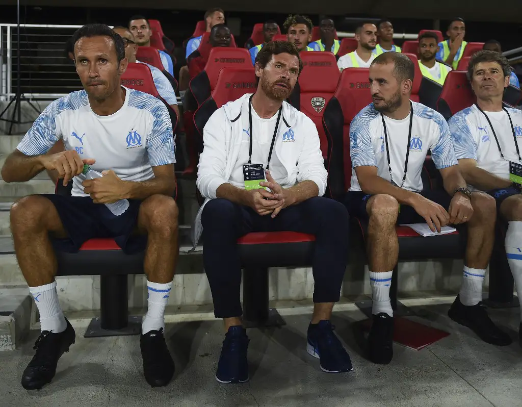 Olympique Marseille manager Andre Villas-Boas (C) looks on before the start of the second match  in the French Ligue 1 preseason football tournament between Olympique Marseille and Bordeaux at Audi Field in Washington DC on July 18, 2019. (Photo by ANDREW CABALLERO-REYNOLDS / AFP)