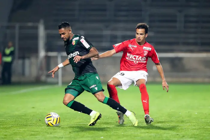 29 SOFIANE ALAKOUCH (NIM) - 29 VITOR COSTA DE BRITO (LENS)