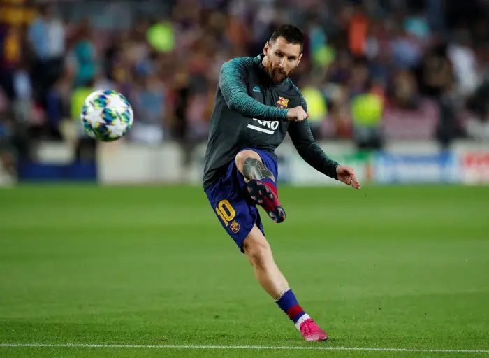 Barcelona's Lionel MessHduringHhe warm up before the match