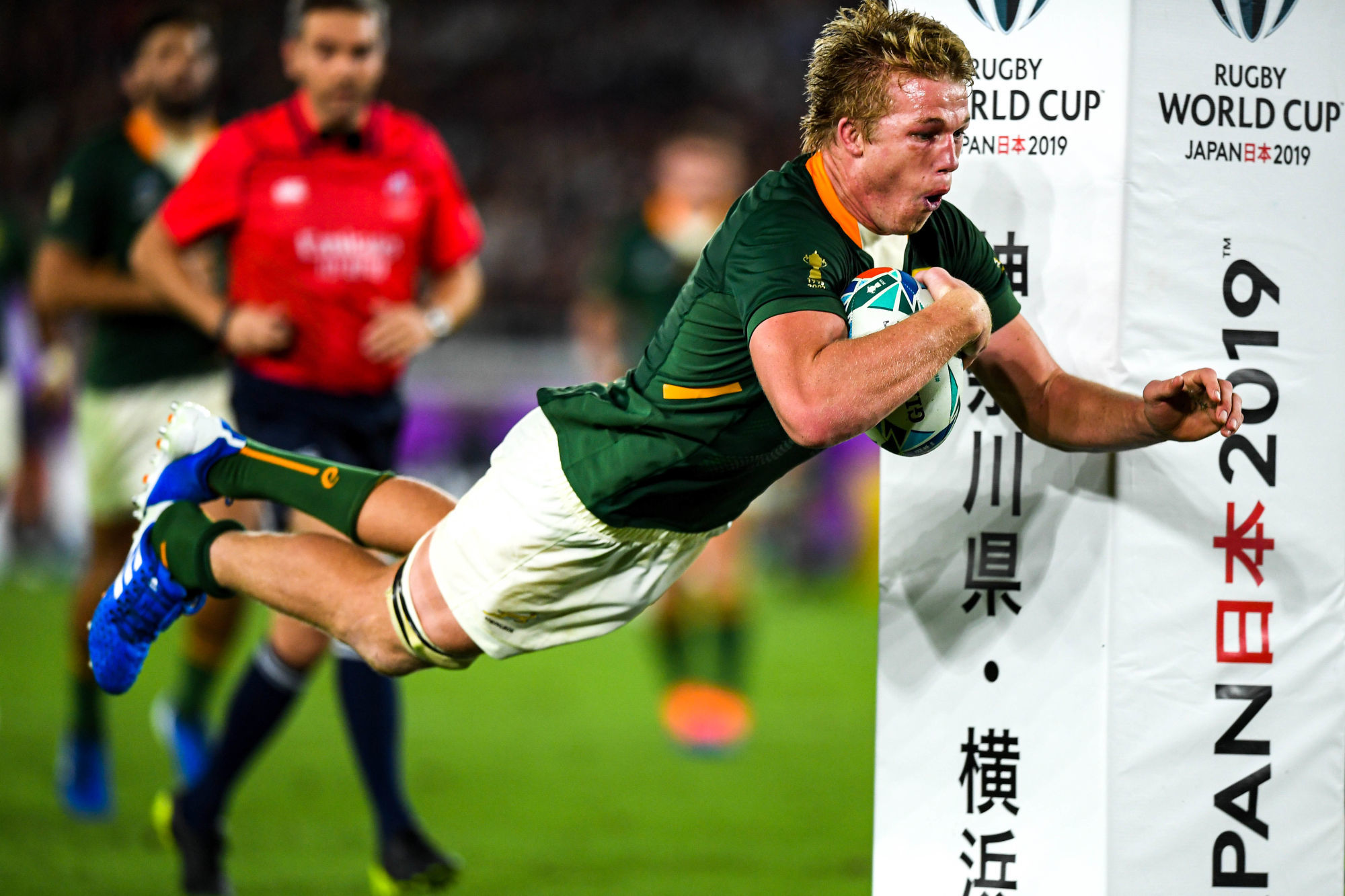 21 September 2019; Pieter-Steph du Toit of South Africa scores his side's first try during the 2019 Rugby World Cup Pool B match between New Zealand and South Africa at the International Stadium in Yokohama, Japan. Photo by Ramsey Cardy/Sportsfile 

Photo by Icon Sport - Pieter-Steph DU TOIT - International Stadium Yokohama - Yokohama (Japon)