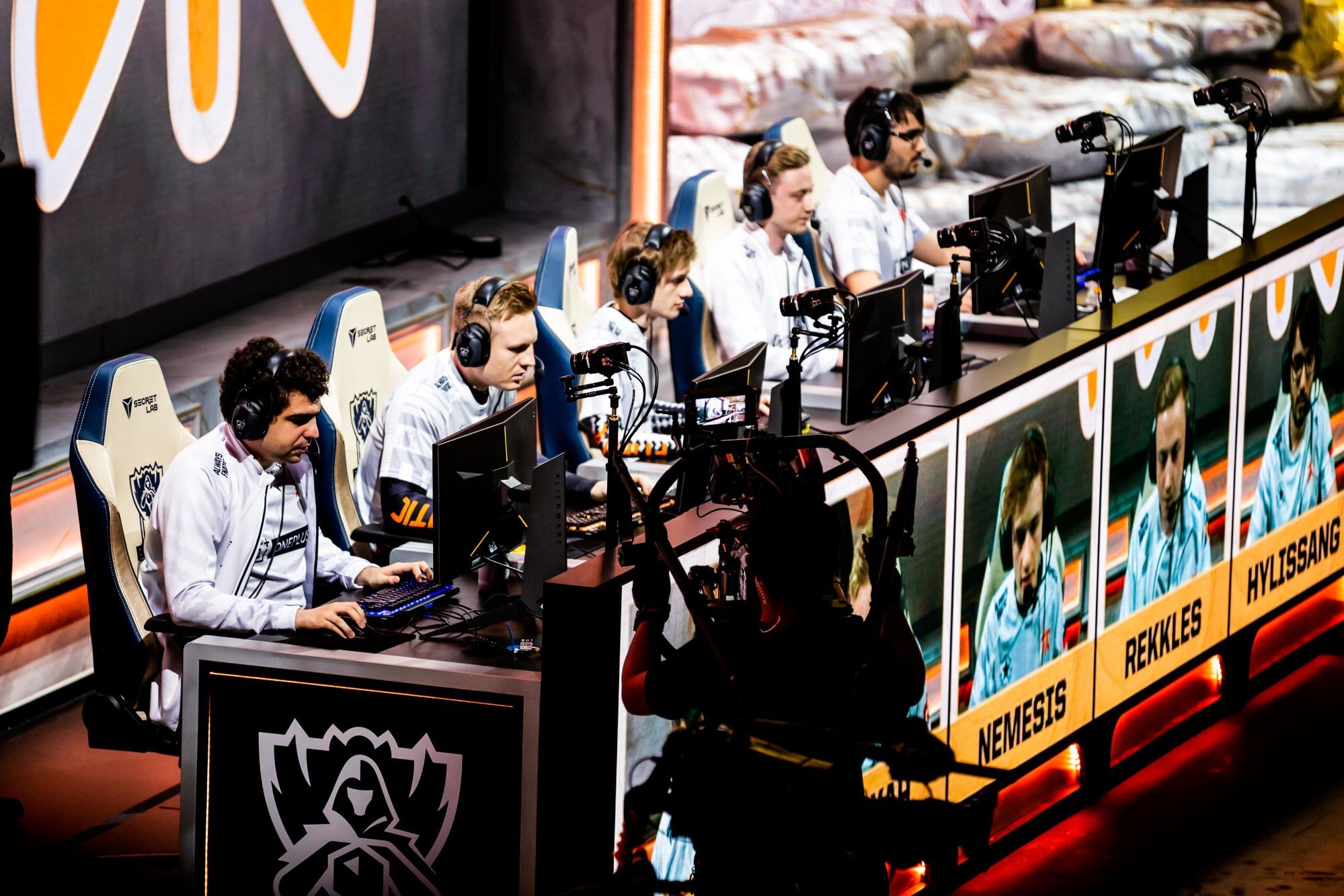 13 October 2019, Berlin: The Fnatic e-sports team will compete in the group phase of the League of Legends e-sports world championship at the Verti Music Hall. Photo: Christoph Soeder/dpa 
Photo by Icon Sport - --- - Berlin (Allemagne)
