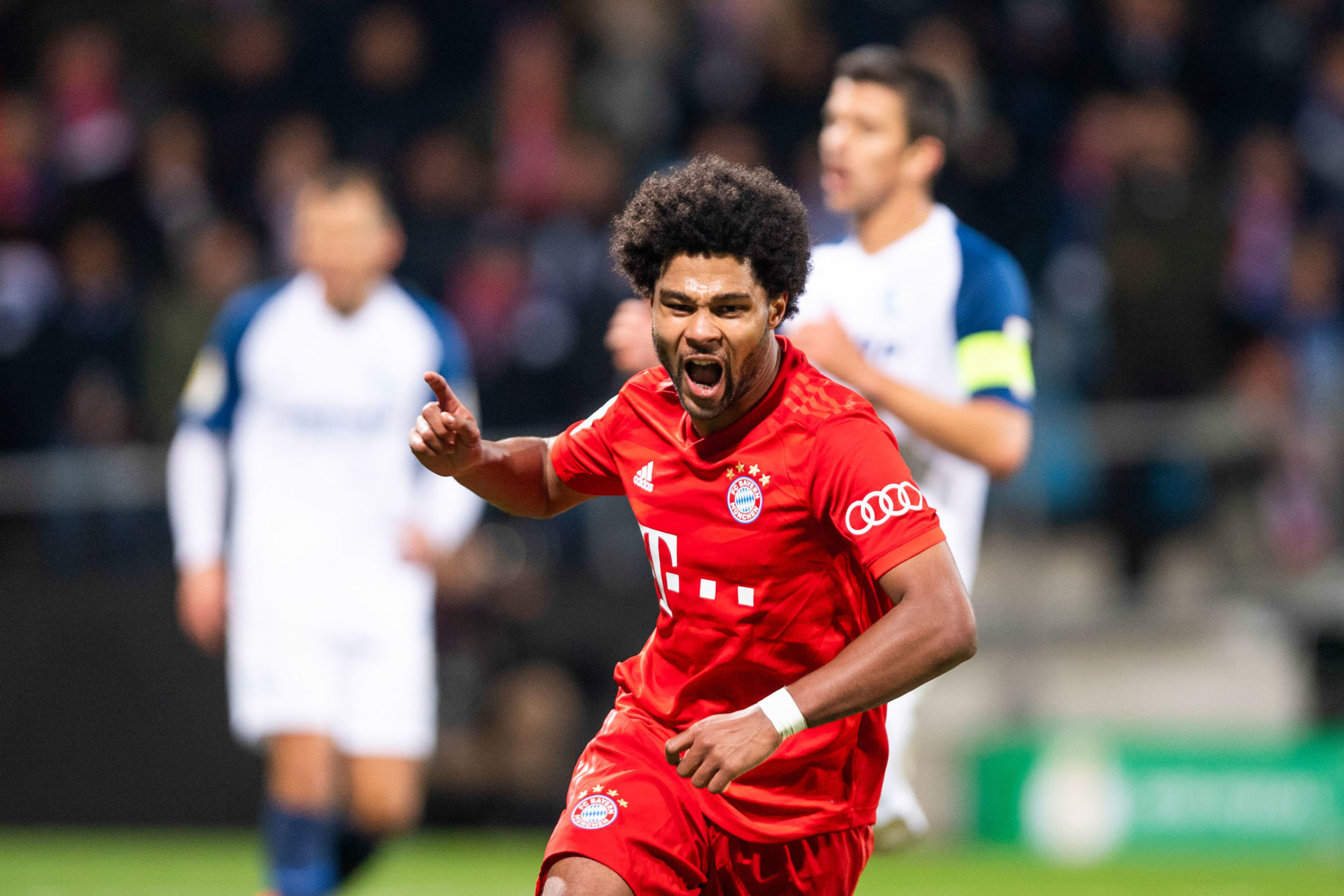 29 October 2019, North Rhine-Westphalia, Bochum: Soccer: DFB Cup, VfL Bochum - Bayern Munich, 2nd round in the Vonovia Ruhr Stadium. Munich's Serge Gnabry rejoices after his goal to 1:1. Photo: David Inderlied/dpa - IMPORTANT NOTE: In accordance with the requirements of the DFL Deutsche Fu?ball Liga or the DFB Deutscher Fu?ball-Bund, it is prohibited to use or have used photographs taken in the stadium and/or the match in the form of sequence images and/or video-like photo sequences. 

Photo by Icon Sport - Serge GNABRY - Vonovia Ruhrstadion - Bochum (Allemagne)