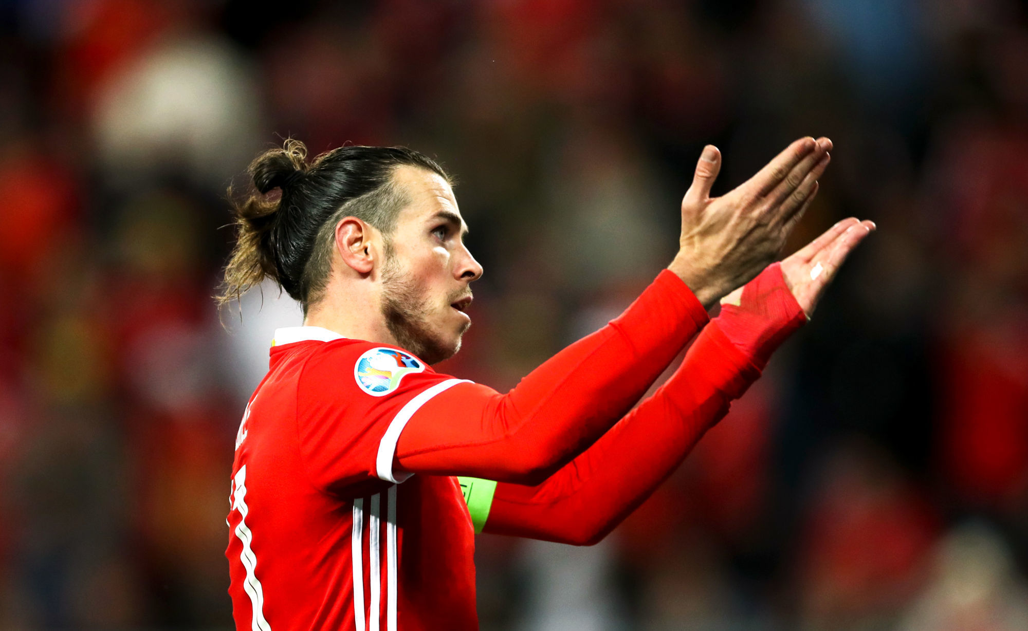 Wales' Gareth Bale gestures to the fans during the UEFA Euro 2020 qualifying, group E match at the Anton Malatinsky Stadium, Trnava. 
Photo by Icon Sport - Gareth BALE - City Arena Trnava - Trnava  (Slovaquie)