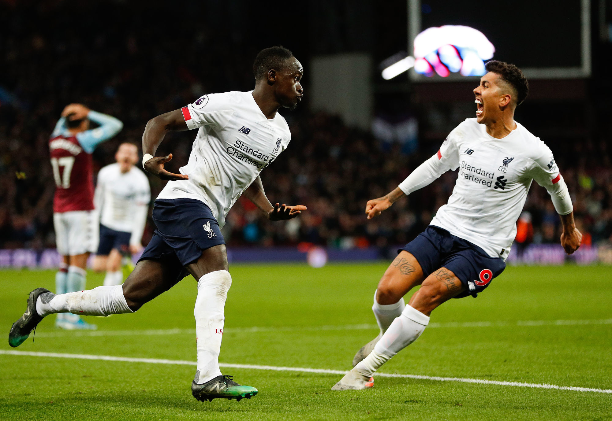 Sadio Mane of Liverpool celebrates scoring the winning goal against Aston Villa with Roberto Firmino during the Premier League match at Villa Park, Birmingham. Picture date: 2nd November 2019. Picture credit should read: Darren Staples/Sportimage via PA Images 

Photo by Icon Sport - Sadio MANE - Roberto FIRMINO - Villa Park - Birmingham (Angleterre)