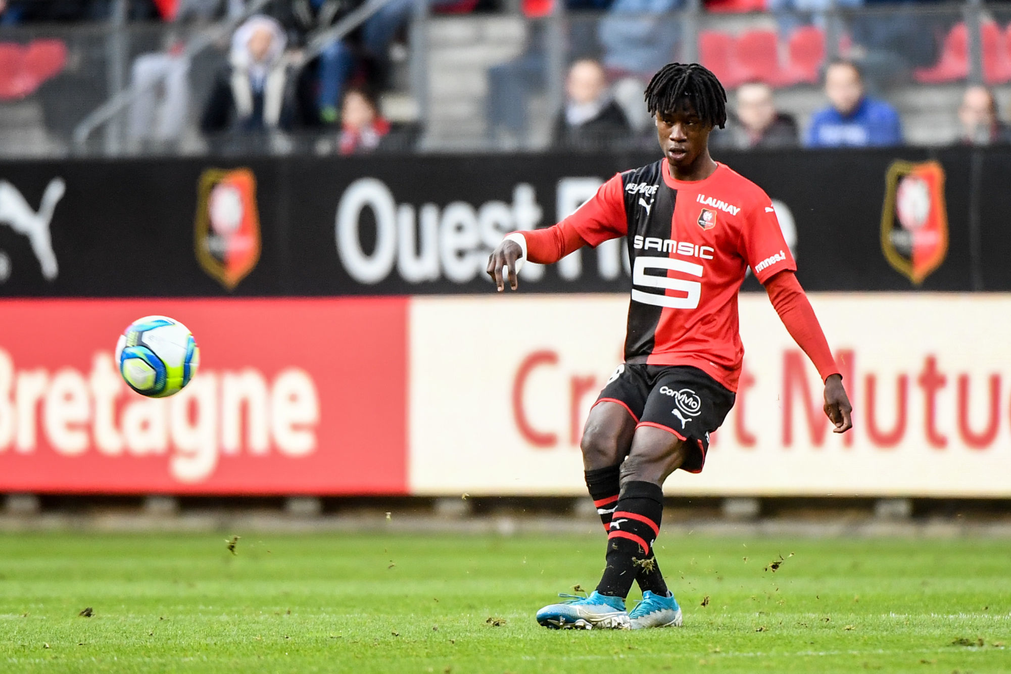 Edouardo CAMAVINGA of Rennes during the Ligue 1 match between Rennes and Amiens at Roazhon Park on November 10, 2019 in Rennes, France. (Photo by Anthony Dibon/Icon Sport) - Edouardo CAMAVINGA - Roazhon Park - Rennes (France)