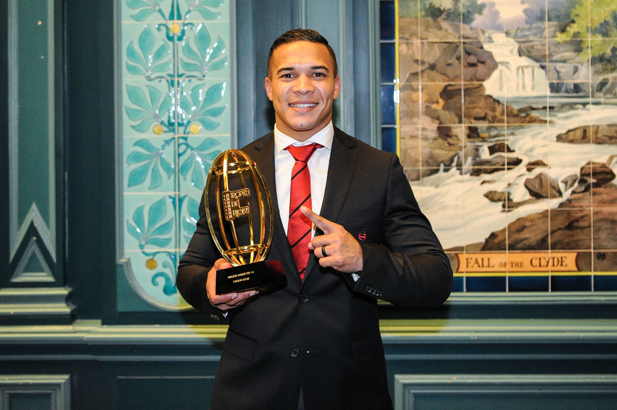 Cheslin KOLBE of Toulouse poses with his Top 14 best player and best try trophy during the Nuit du Rugby on November 25, 2019 in Paris, France. (Photo by Sandra Ruhaut/Icon Sport) - Paris (France)
