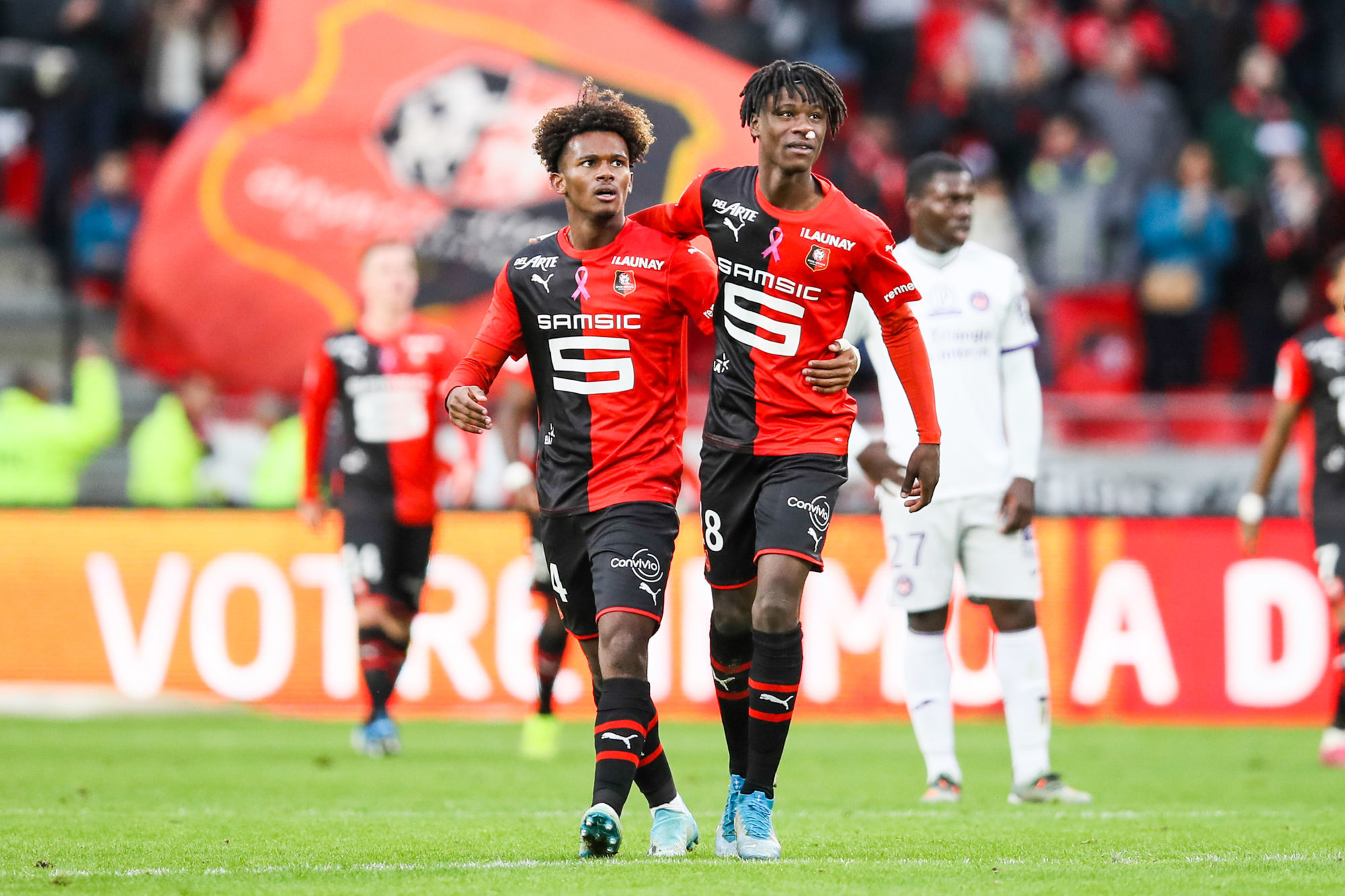 Yann GBOHO of Rennes celebrates with teammates after scoring the third goal during the Ligue 1 match between Rennes and Toulouse at Roazhon Park on October 27, 2019 in Rennes, France. (Photo by Vincent Michel/Icon Sport) - Yann GBOHO - Roazhon Park - Rennes (France)