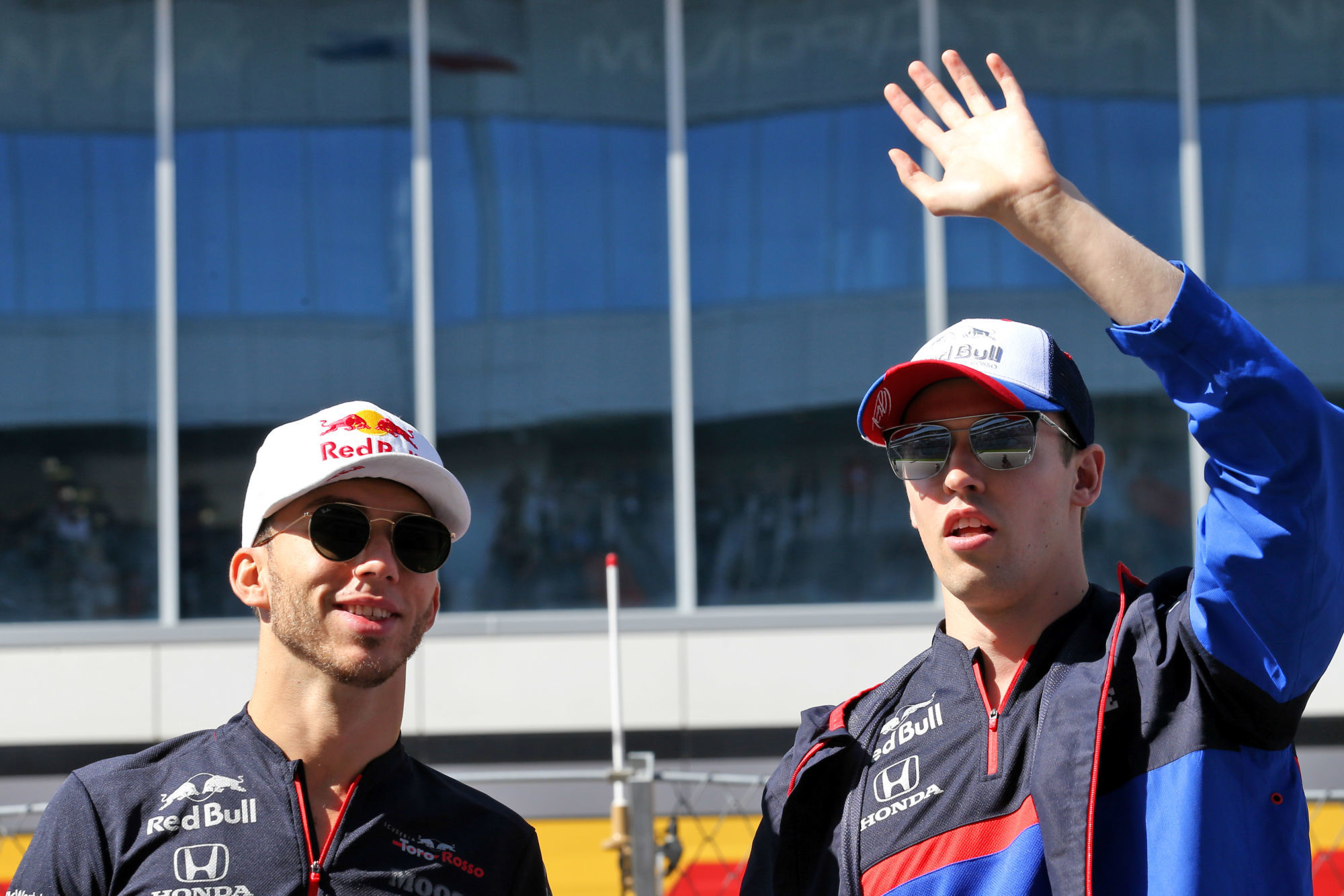 (L to R): Pierre Gasly (FRA) Scuderia Toro Rosso and Daniil Kvyat (RUS) Scuderia Toro Rosso on the drivers parade..29.09.2019. Formula 1 World Championship, Rd 16, Russian Grand Prix, Sochi Autodrom, Sochi, Russia, Race Day..- www.xpbimages.com, EMail: requests@xpbimages.com - copy of publication required for printed pictures. Every used picture is fee-liable. © Copyright: Batchelor / XPB Images ..Photo by Icon Sport - Pierre GASLY - Daniil KVYAT - Sotchi (Russie)