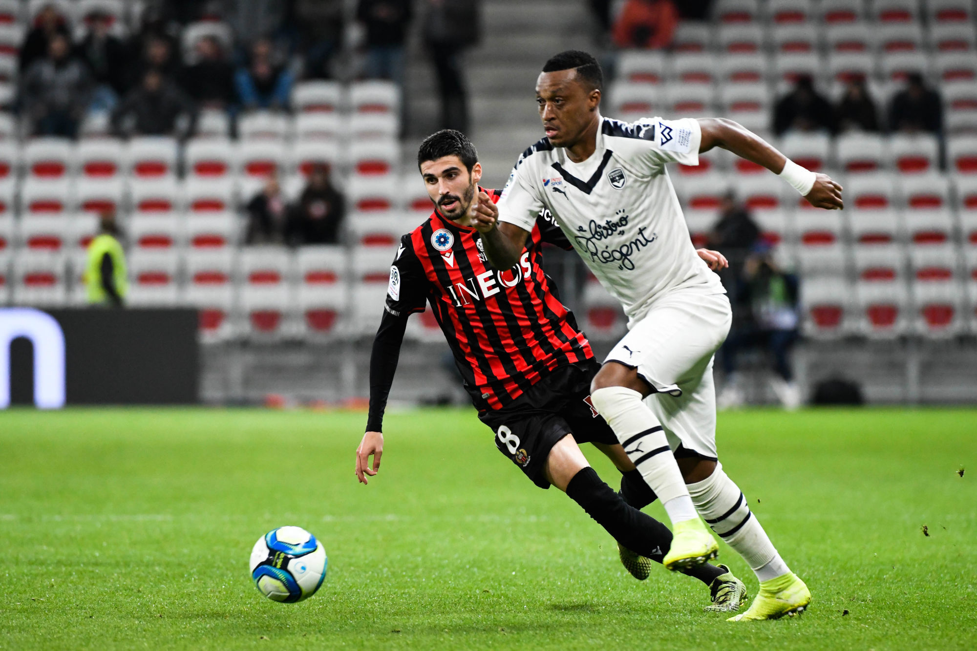Pierre LEES-MELOU of Nice and MEXER of Bordeaux during the Ligue 1 match between Nice and Bordeaux at Allianz Riviera Stadium on November 8, 2019 in Nice, France. (Photo by Pascal Della Zuana/Icon Sport) - Allianz Riviera - Nice (France)