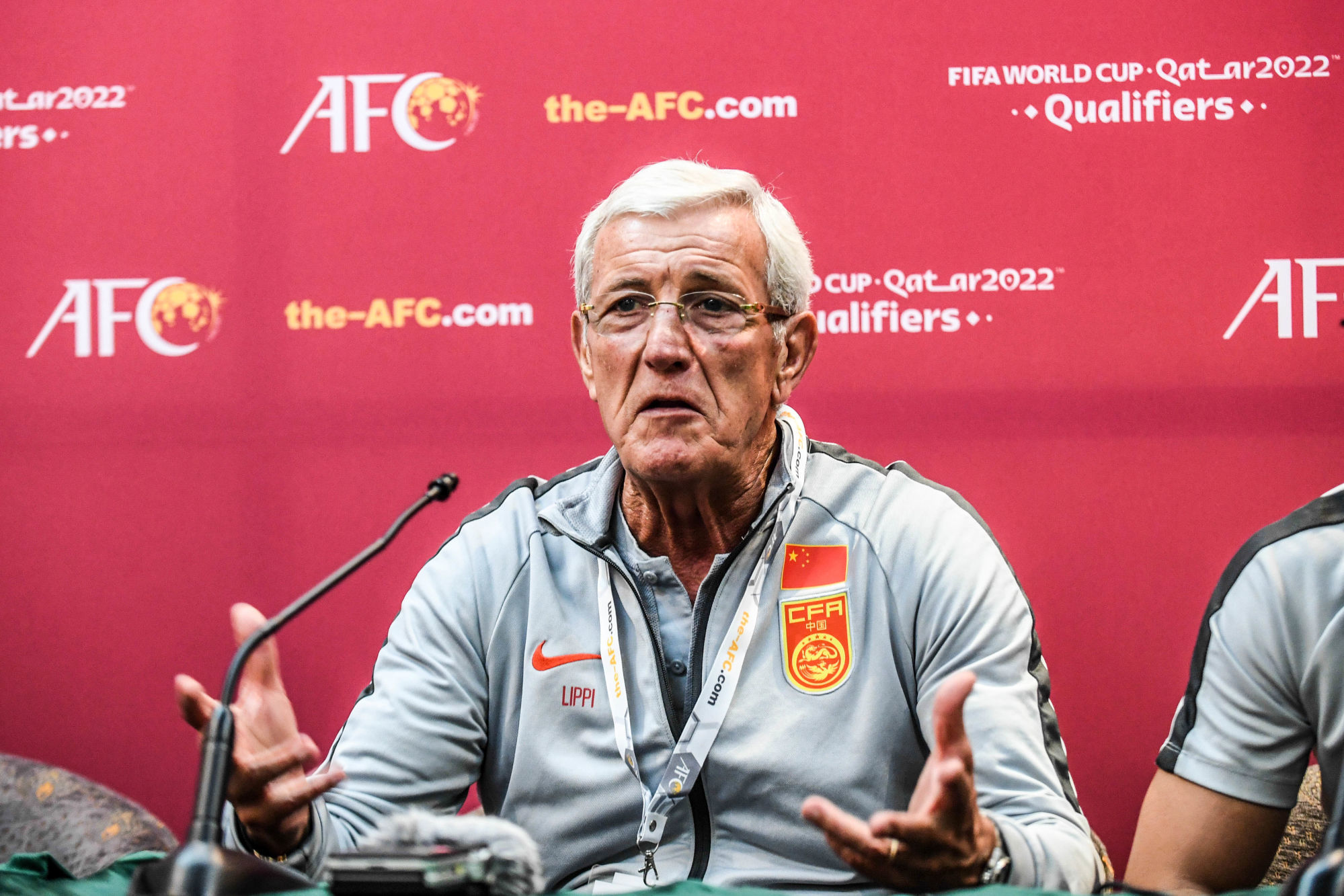 (191114) -- DUBAI, Nov. 14, 2019 (Xinhua) -- Marcello Lippi, head coach of China, speaks during the press conference after the group A match between China and Syria of the FIFA World Cup Qatar 2022 and AFC Asian Cup China 2023 Preliminary Joint Qualification Round 2 in Dubai, the United Arab Emirates, Nov. 14, 2019. Marcello Lippi annouced his resignation during the press conference. (Xinhua/Pan Yulong) (Photo by Xinhua/Sipa USA) 

Photo by Icon Sport - Marcello LIPPI - Dubai (Emirats Arabes Unis)