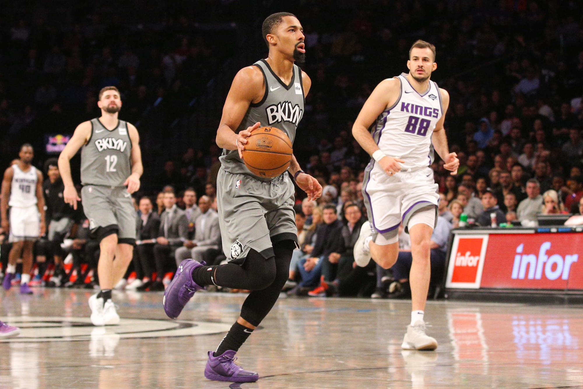 Nov 22, 2019; Brooklyn, NY, USA; Brooklyn Nets point guard Spencer Dinwiddie (8) drives to the basket against Sacramento Kings power forward Nemanja Bjelica (88) during the fourth quarter at Barclays Center. Mandatory Credit: Brad Penner-USA TODAY Sports/Sipa USA 

Photo by Icon Sport - Nemanja BJELICA - Spencer DINWIDDIE - Barclays Center - New York (Etats Unis)